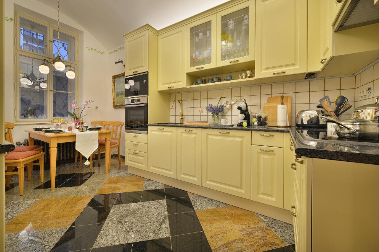 Apartman Dalia Janackovo Nabrezi Prague Exterior photo